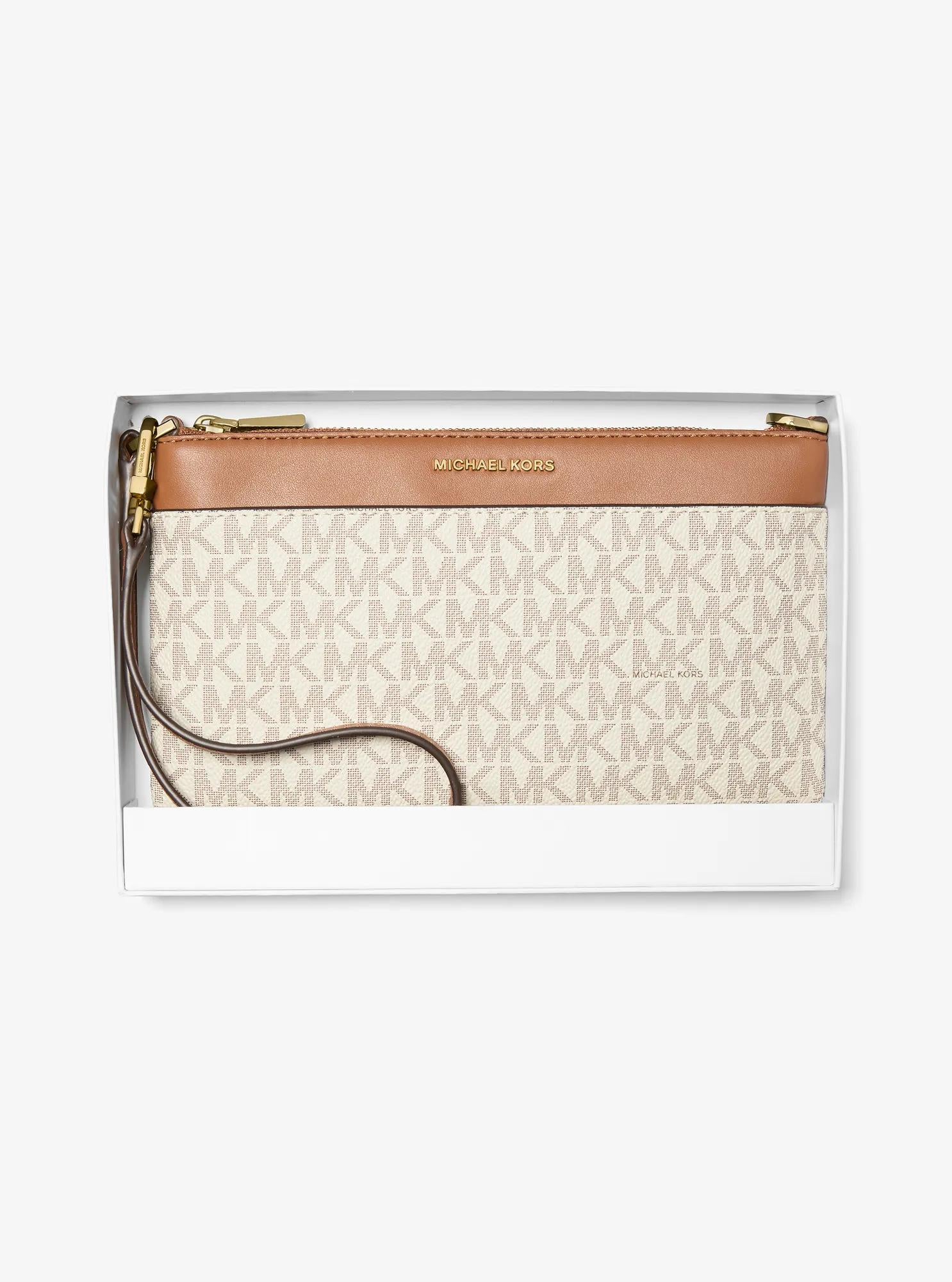 Jet Set Medium Signature Logo Wristlet
